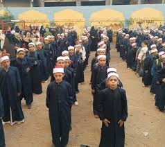 طلاب الأزهر يخطفون الأنظار وسط حضور مرتفع للطلاب و - الرأي العام