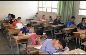 طلاب أولى إعدادي يؤدون اليوم امتحان اللغة الأجنبية