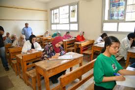 انتظام الطلاب فى امتحانات الشهادة الإعدادية.. تحرير 4 محاضر لطلاب حاولوا  الغش فى الشرقية.. ووكيل تعليم الأقصر يتابع لجان الزينية ويشيد بالانضباط  داخل المدارس.. وتباين الآراء حول اللغة العربية بأسيوط.. صور -