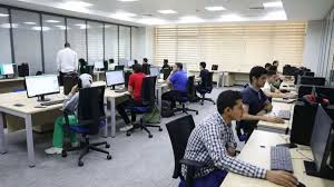 تنسيق المرحلة الأولى 2025 أدبي: اقتصاد وعلوم سياسية القاهرة الأعلى بـ 299.5  درجة (قائمة بجميع الكليات)