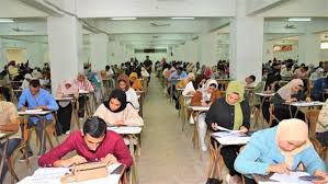 موعد امتحانات نصف العام 2026 وإجازة المدارس والجامعات - الوطن