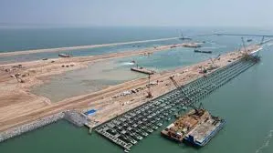 تعرض ناقلتي وقود لهجوم بزورقين مفخخين في ميناء الفاو العراقي (فيديو) | إرم  نيوز