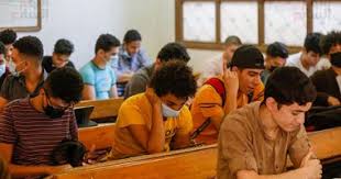 وزير التعليم: طلاب الثانوية يؤدون الامتحان فى هدوء وضبطنا طالب صور ورقته -  اليوم السابع