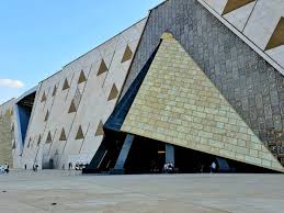 افتتاح المتحف المصري الكبير يشعل إشغالات الفنادق والمطاعم في القاهرة