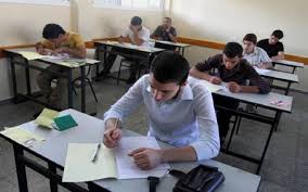 مادة العربي.. طلاب أولى ثانوي يؤدون أول أيام امتحانات الفصل الدراسي الأول  ورقيا - بوابة الشروق - نسخة الموبايل