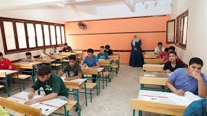 طلاب الشهادة الإعدادية بالقاهرة يؤدون اليوم امتحان اللغة العربية