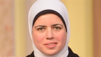  الدكتورة منال عز الدين 