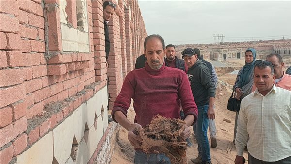 "رموا الجثث وهدموا المقابر".. مصدر يكشف ماذا حدث في مقابر العبور