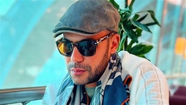 محمد إمام يأخذ أجازة من تصوير "شمس الزناتي" في العاصمة الفرنسية باريس