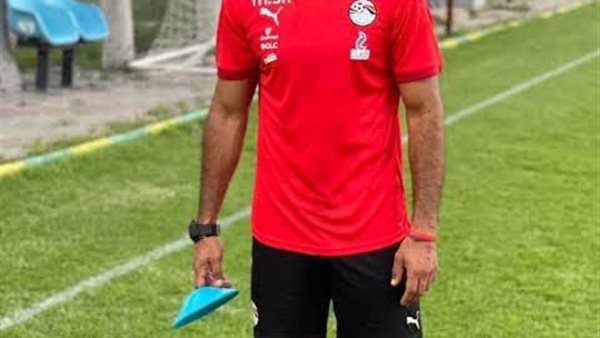 محمد شوقي يحضر مران الأهلي لأول مرة بعد تعيينه نائب المدير الرياضي