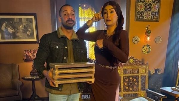 عمرو وهبة يشارك جمهوره صورة جديدة من كواليس مسلسل شباب إمراة