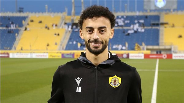 أحمد عبد القادر يتسلم جائزة أفضل لاعب فى الدوري القطري لشهر يناير