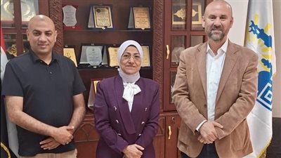 النائب باسم كامل مع رئيسة حي التبين 