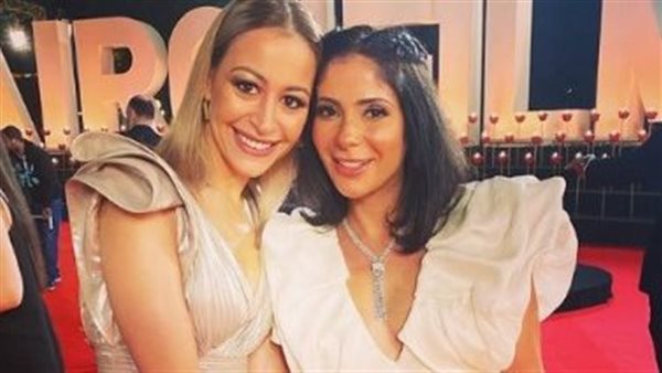 منى زكي ومنة شلبي    