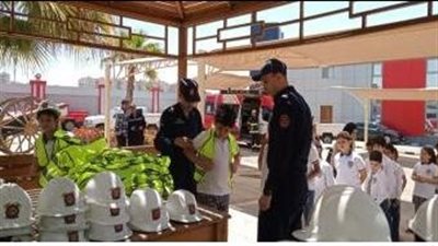 الداخلية تنظم زيارة لطلاب المدارس 