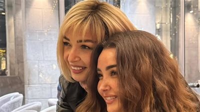 هنا الزاهد ووالدتها 