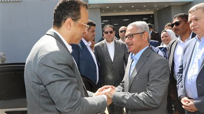 محافظ بني سويف يستقبل وزير الاتصالات 