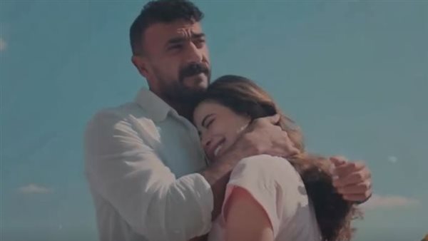 أحمد العوضي ويارا السكري     