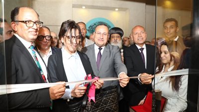 جانب من افتتاح معرض خبايا الروح