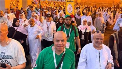 عودة أولي رحلات حج الجمعيات الأهلية للقاهرة من جدة 31 مايو