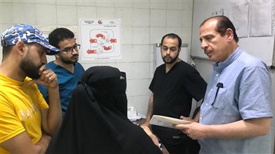 نائب وزير الصحة يجري جولة تفقدية مفاجئة بمنشآت طبية بالقاهرة 