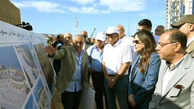 رئيس الوزراء يتفقد أعمال تطوير منطقة بئر مسعود بـ